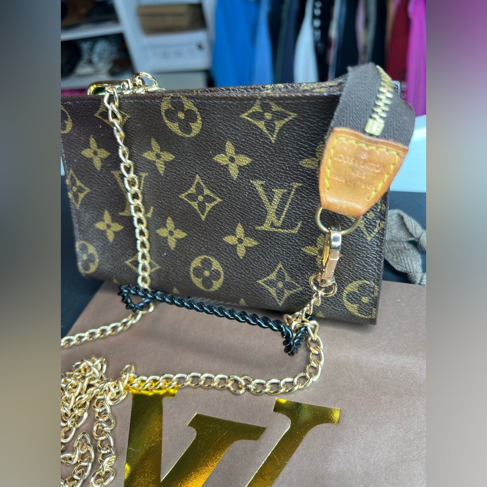 Authentic Louis Vuitton Crossbody Pouch